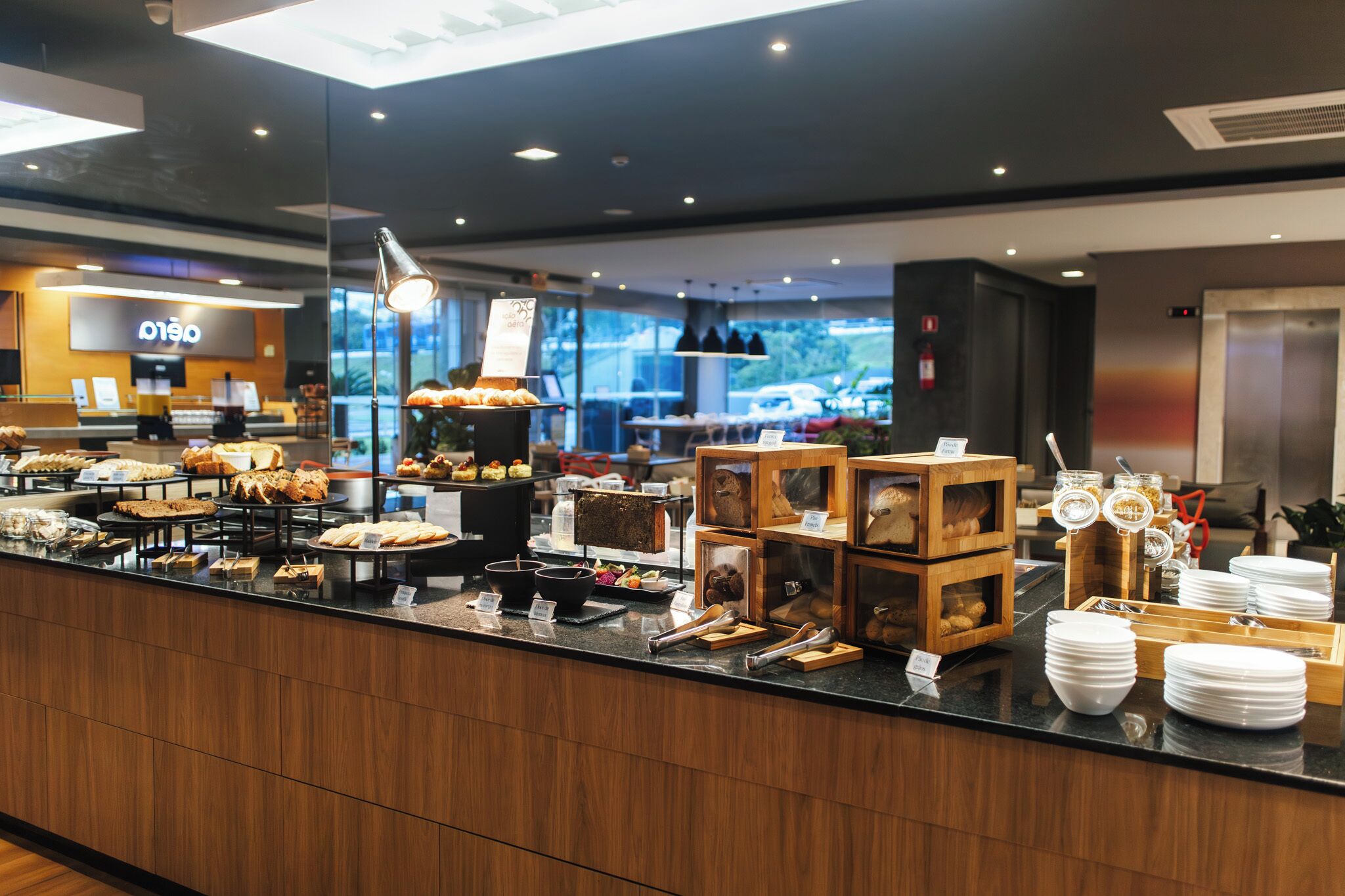 daily buffet breakfast (brl 45 per person)