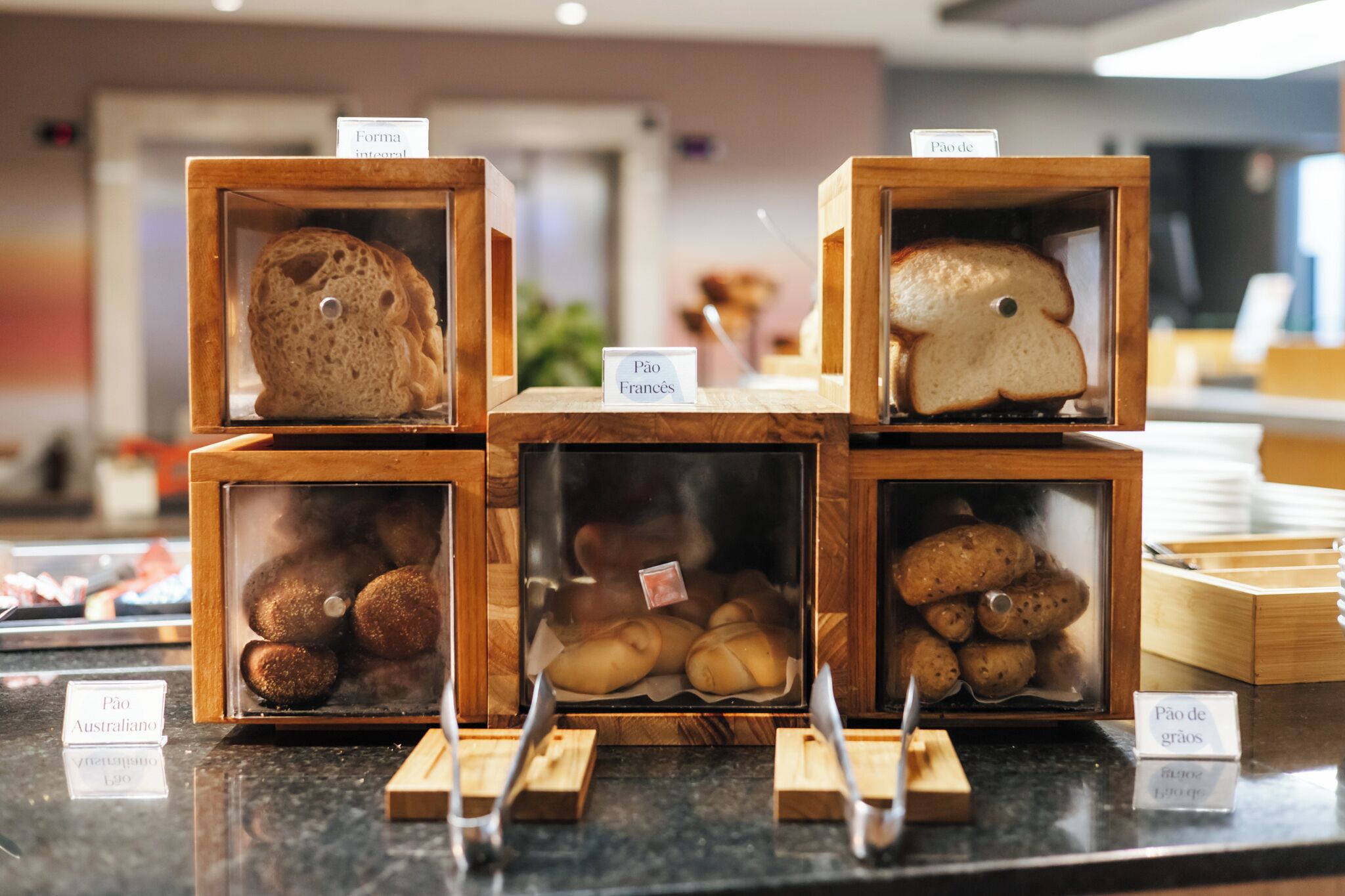 daily buffet breakfast (brl 45 per person)