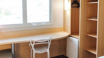 ห้องซูพีเรียดับเบิล | เครื่องนอนป้องกันสารก่อภูมิแพ้, มินิบาร์, ผ้าม่านกันแสง, ห้องเก็บเสียง