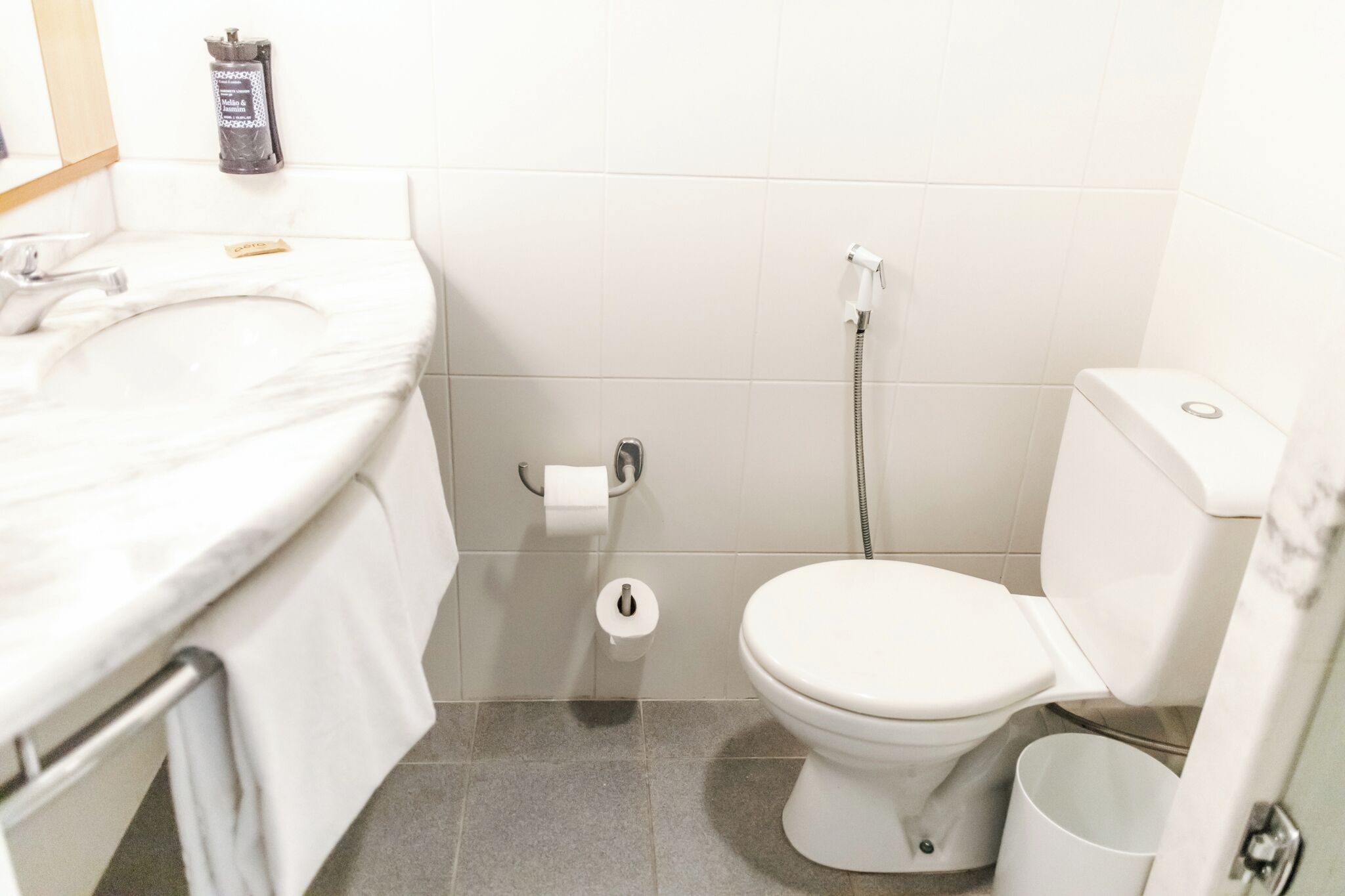 shower, rainfall showerhead, free toiletries, hair dryer