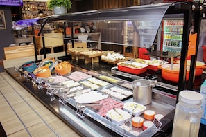 Desayuno buffet diario (BRL 45 por persona)