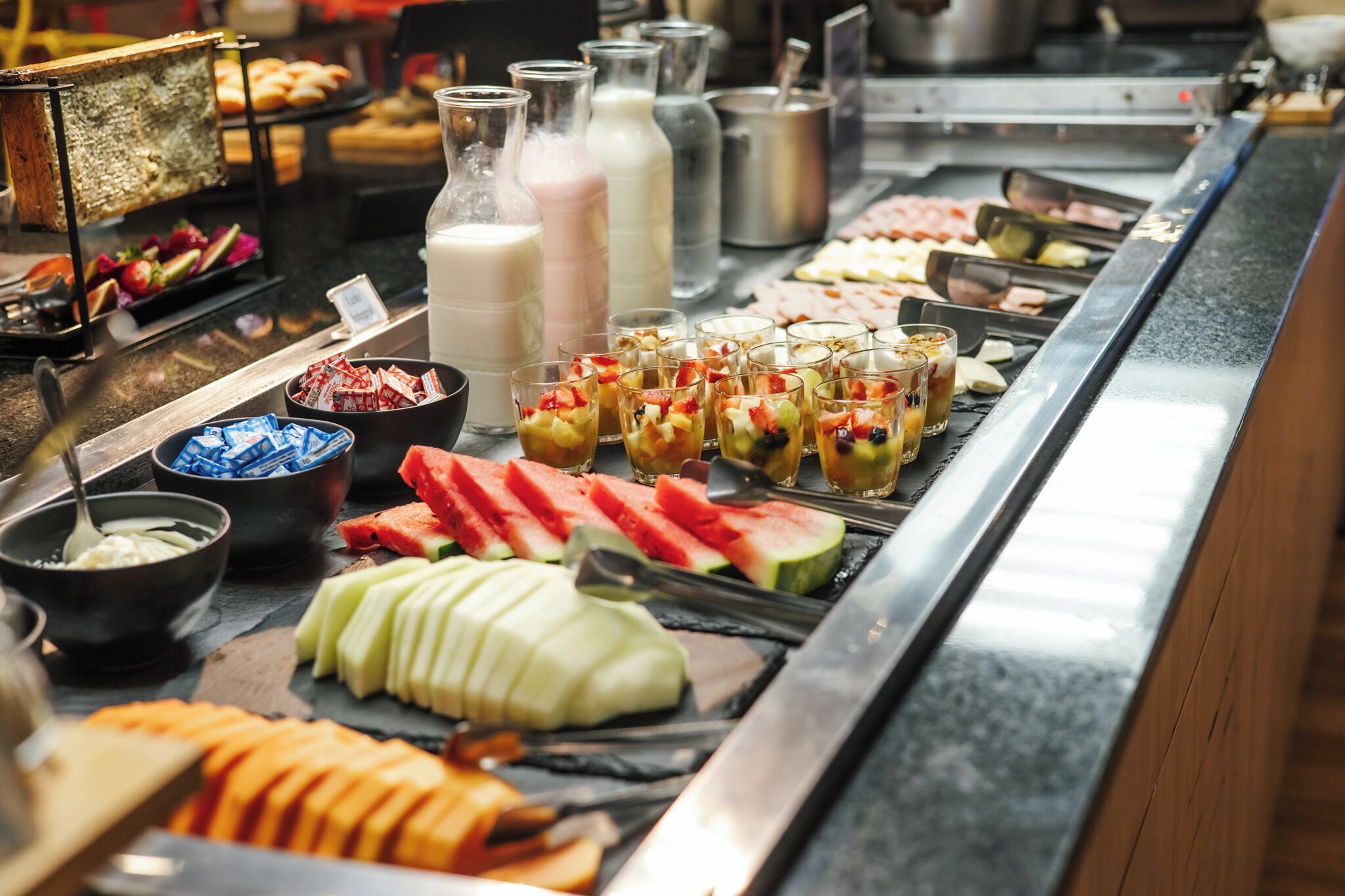 daily buffet breakfast (brl 45 per person)