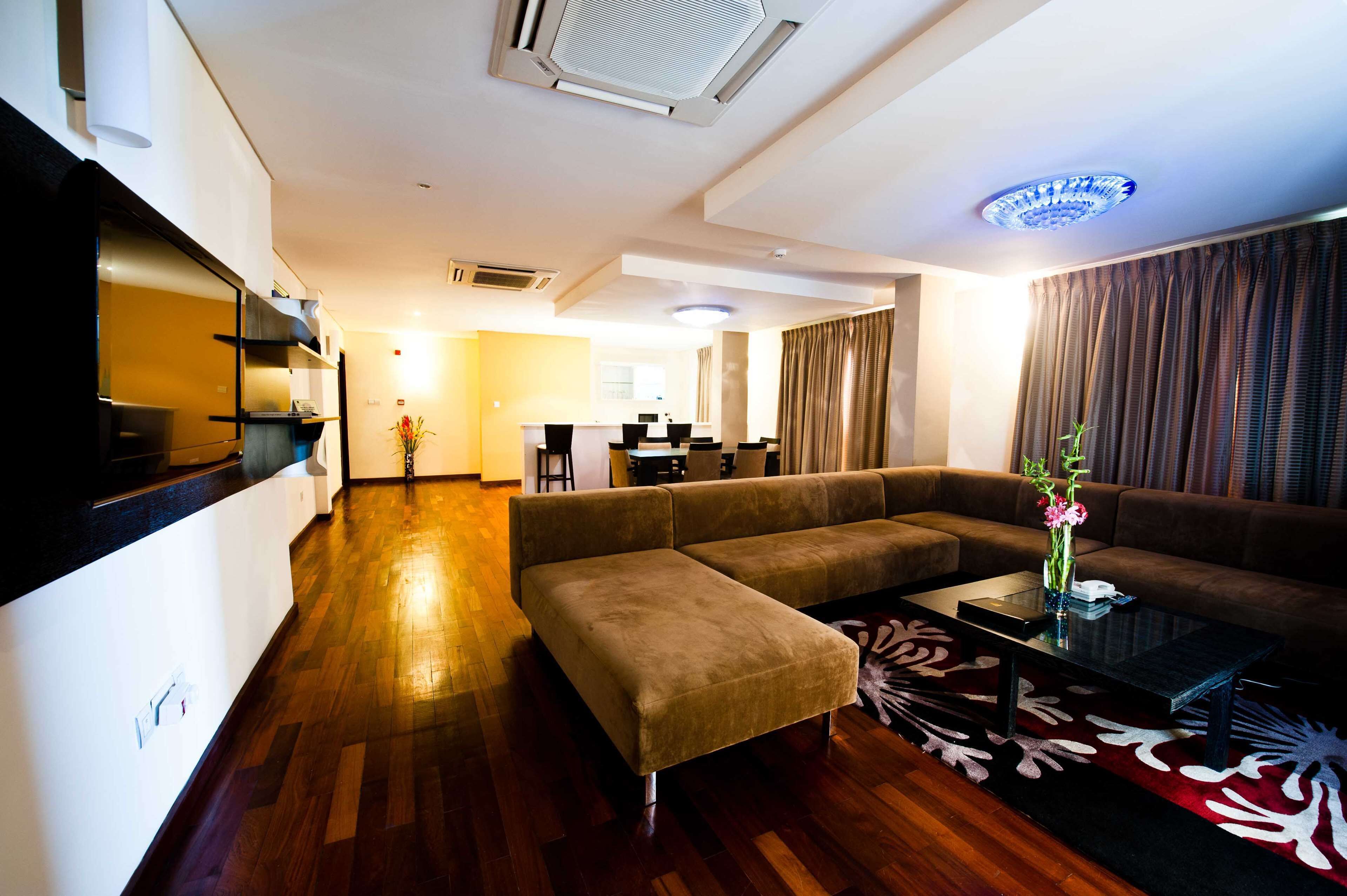 Ropa de cama de alta calidad y minibar 