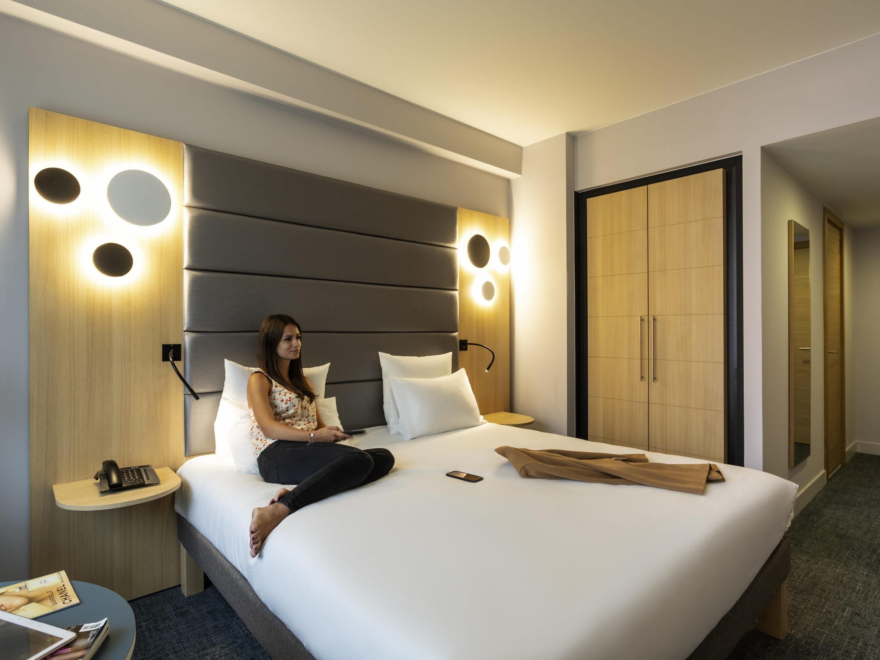 Biancheria da letto di alta qualità, copriletto in piuma, minibar