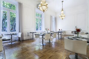 Bar (on property) - Crisol Mundial (Buenos Aires)