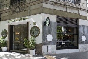 Exterior - Crisol Mundial (Buenos Aires)