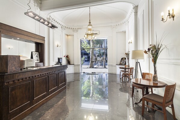 Lobby - Crisol Mundial (Buenos Aires)