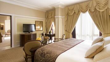 Two Bedroom Grand Family Suite | Pemandangan pantai/laut