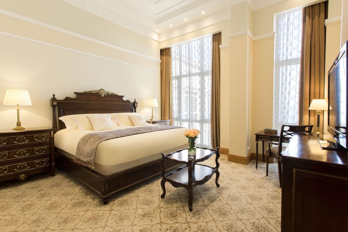 Regency Suite