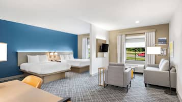 Escrivaninha, espaço de trabalho para notebook, cortinas blackout