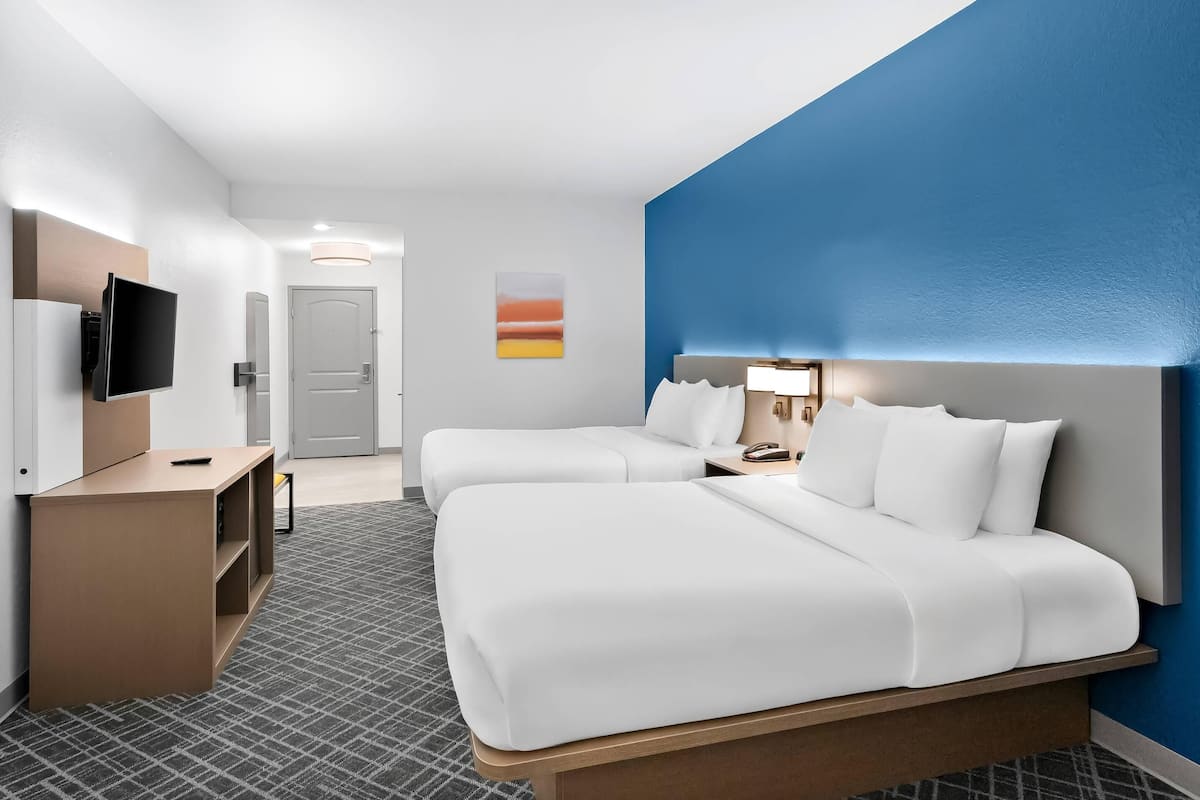 Room, 2 Queen Beds, Non Smoking (Larger Unit)