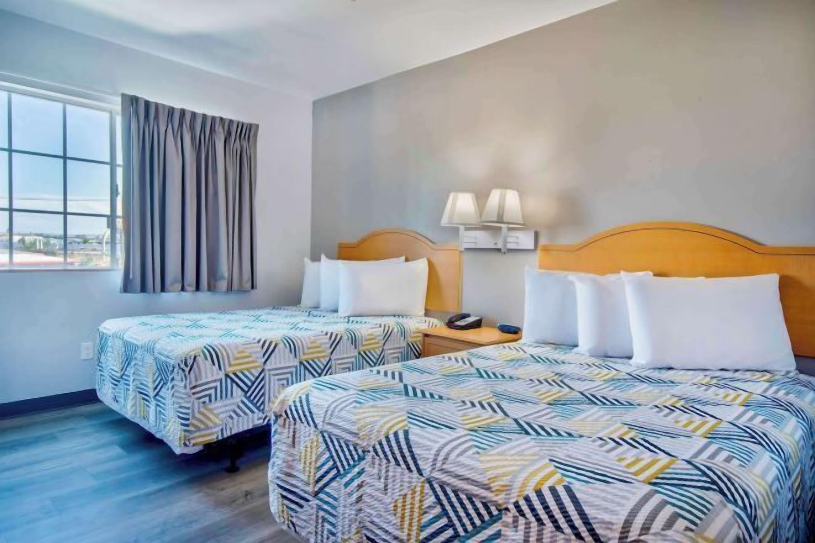 Postazione laptop, tende oscuranti, ferro/asse da stiro, Wi-Fi gratuito