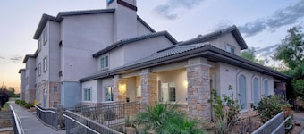 Studio 6 Bakersfield, CA