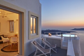 Suite, Hot Tub (Outdoor) | Terrace/patio