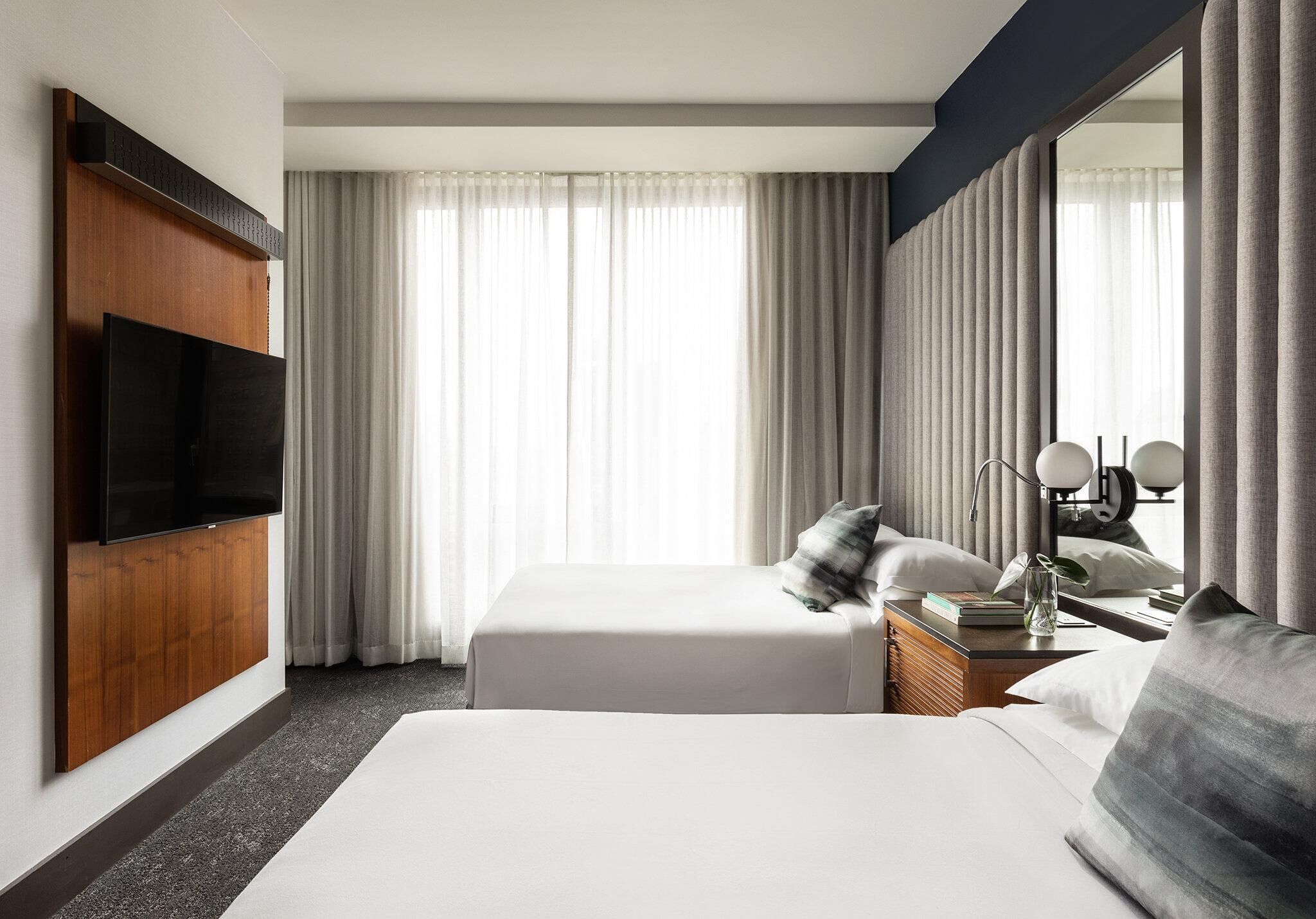 Frette Italian sheets, premium bedding, pillow-top beds, minibar