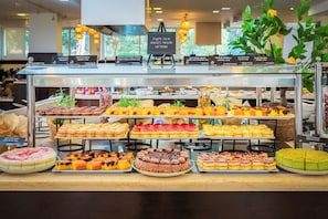 Breakfast and dinner served - Aminess Vival Velaris Resort (Supetar)
