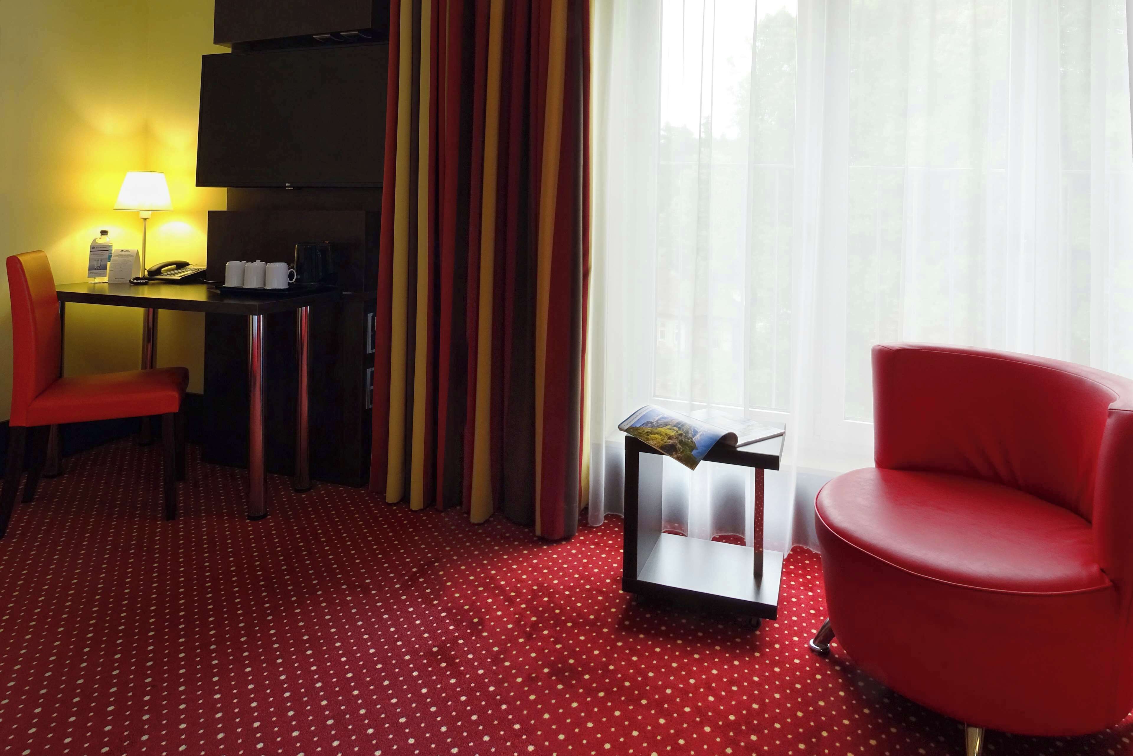 comfort room, 1 double bed | hypo-allergenic bedding, minibar, in-room safe, desk