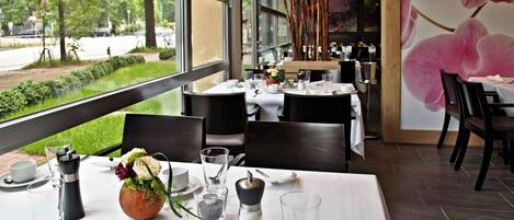 Daily buffet breakfast (EUR 15.00 per person)