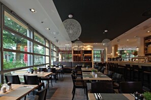 Dining - PLAZA INN Hamburg Nord (Hamburg)