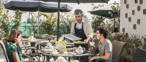 Free cooked-to-order breakfast