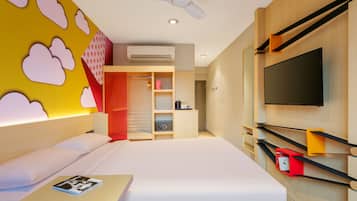Memory-foam beds, in-room safe, desk, laptop workspace