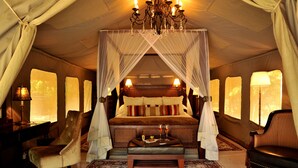 Standard Room | Premium bedding, minibar, in-room safe, desk - Selous Serena Camp (Selous Game Reserve)