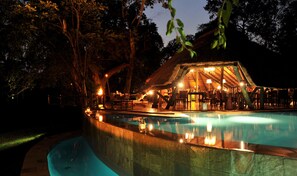 Outdoor pool - Selous Serena Camp (Selous Game Reserve)