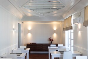 Daily continental breakfast for a fee - Hotel Leiria Classic (Leiria)