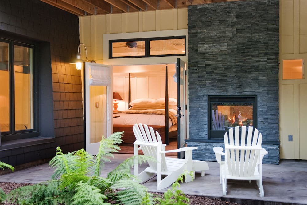 Farmhouse Inn