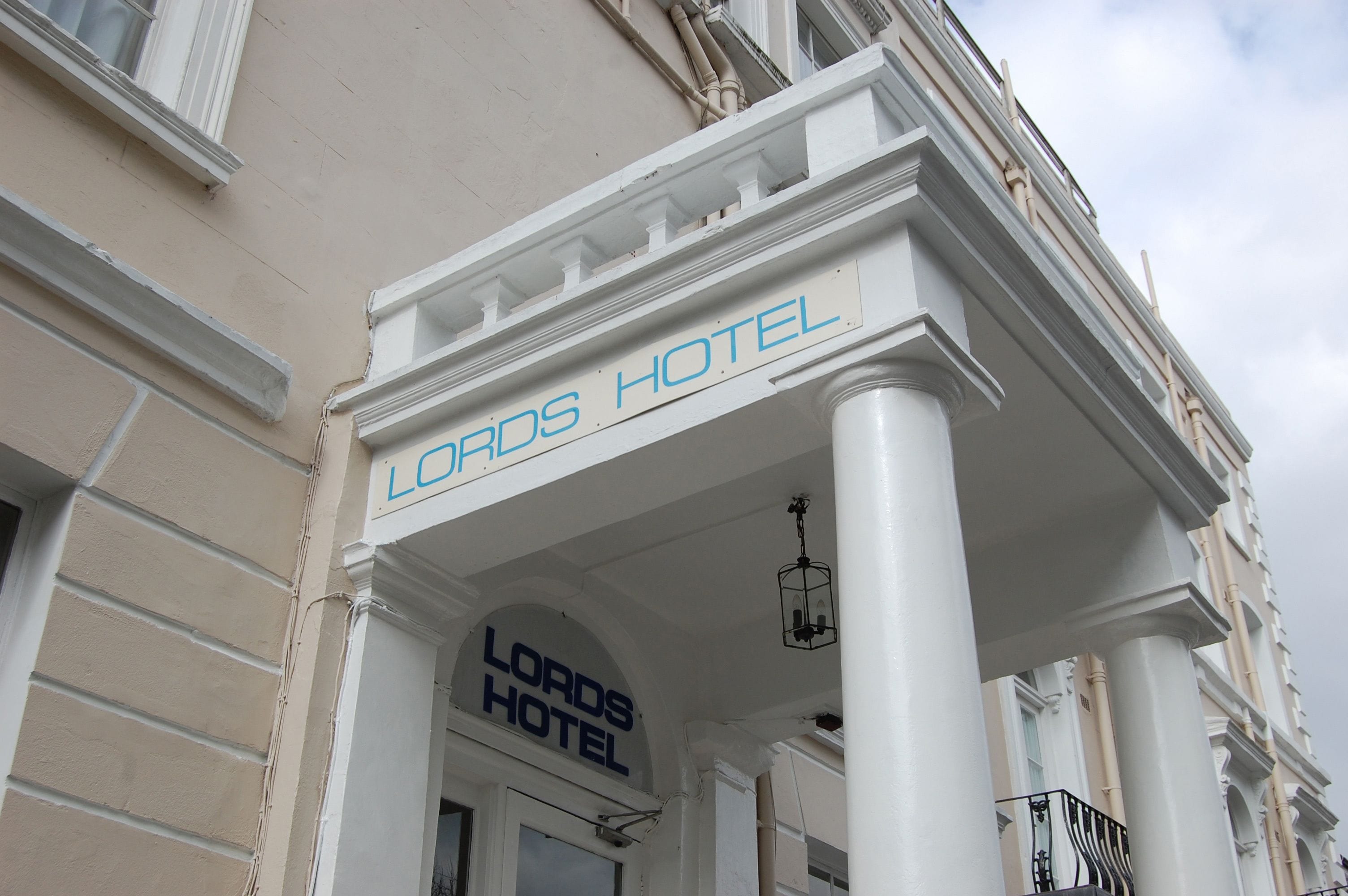 Photo - Lords Hotel