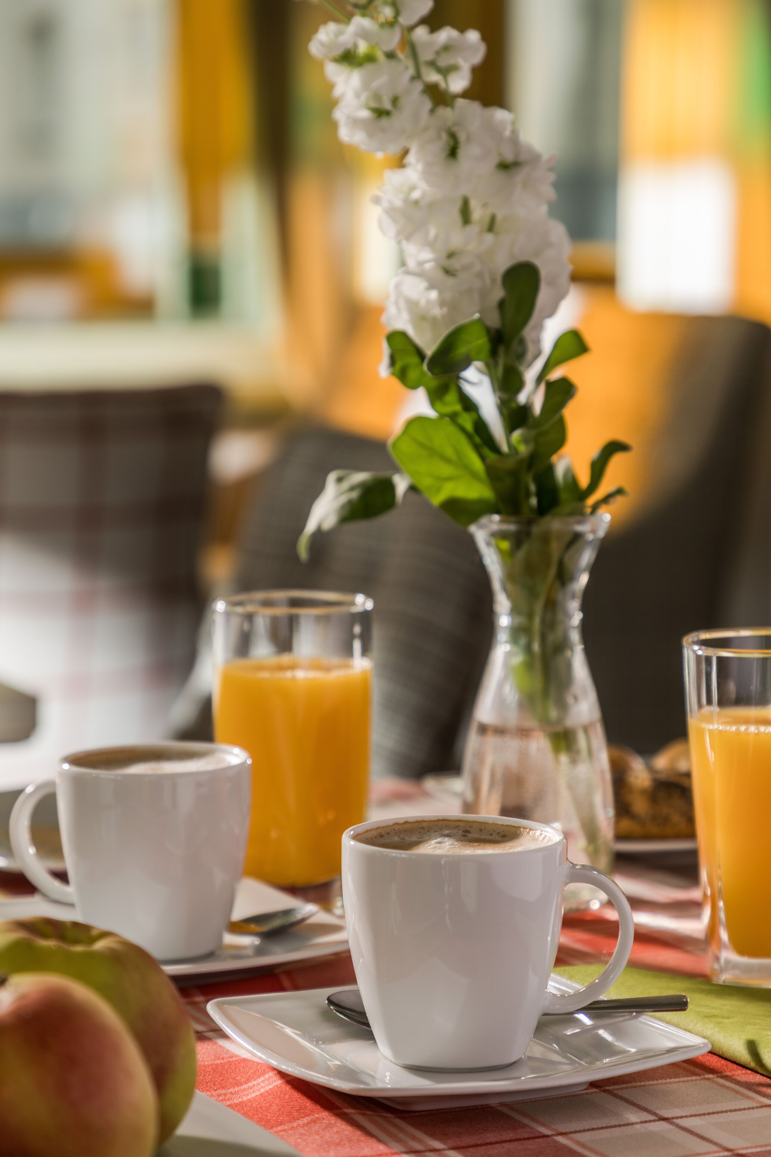 朝食 (ビュッフェ)、毎日提供 (1 名様 45 PLN)