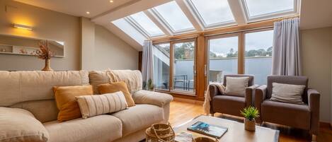 Penthouse, 3 Schlafzimmer | Wohnbereich