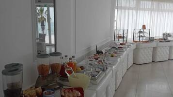 Free daily breakfast