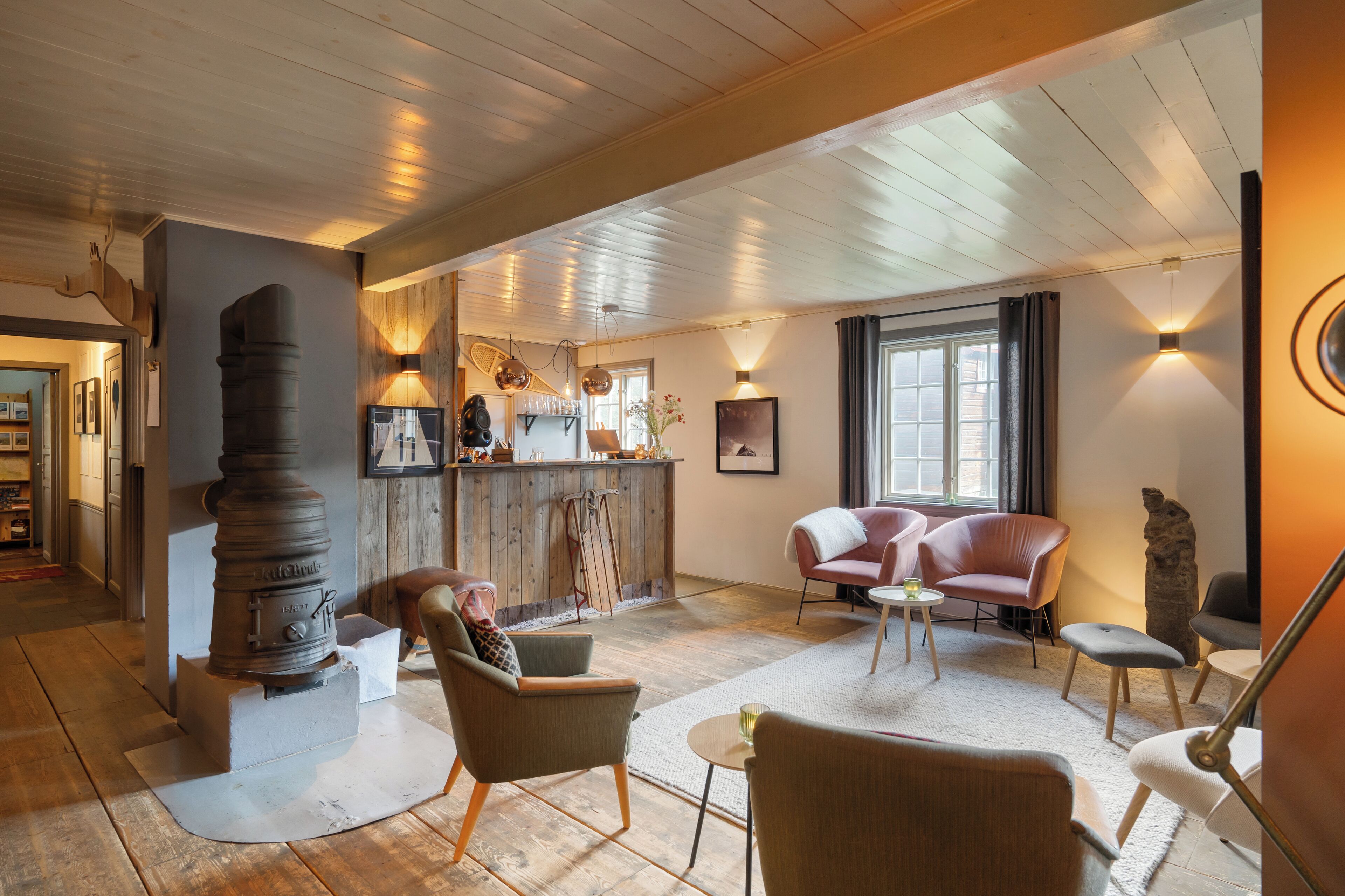 Frokost og middag serveres