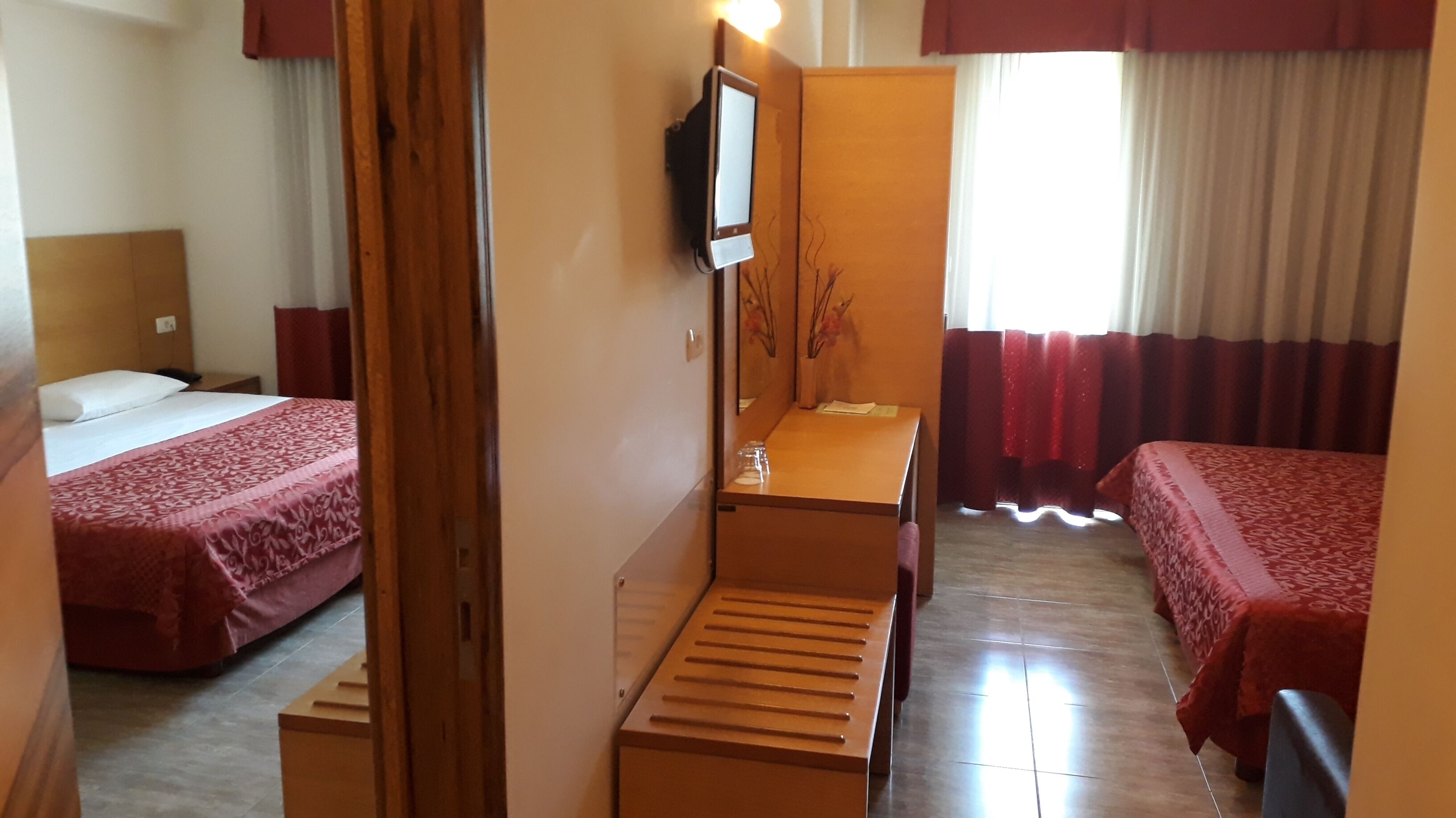 1 bedroom, Egyptian cotton sheets, premium bedding, Select Comfort beds