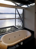 Aðskilið baðker/sturta, nuddbaðker