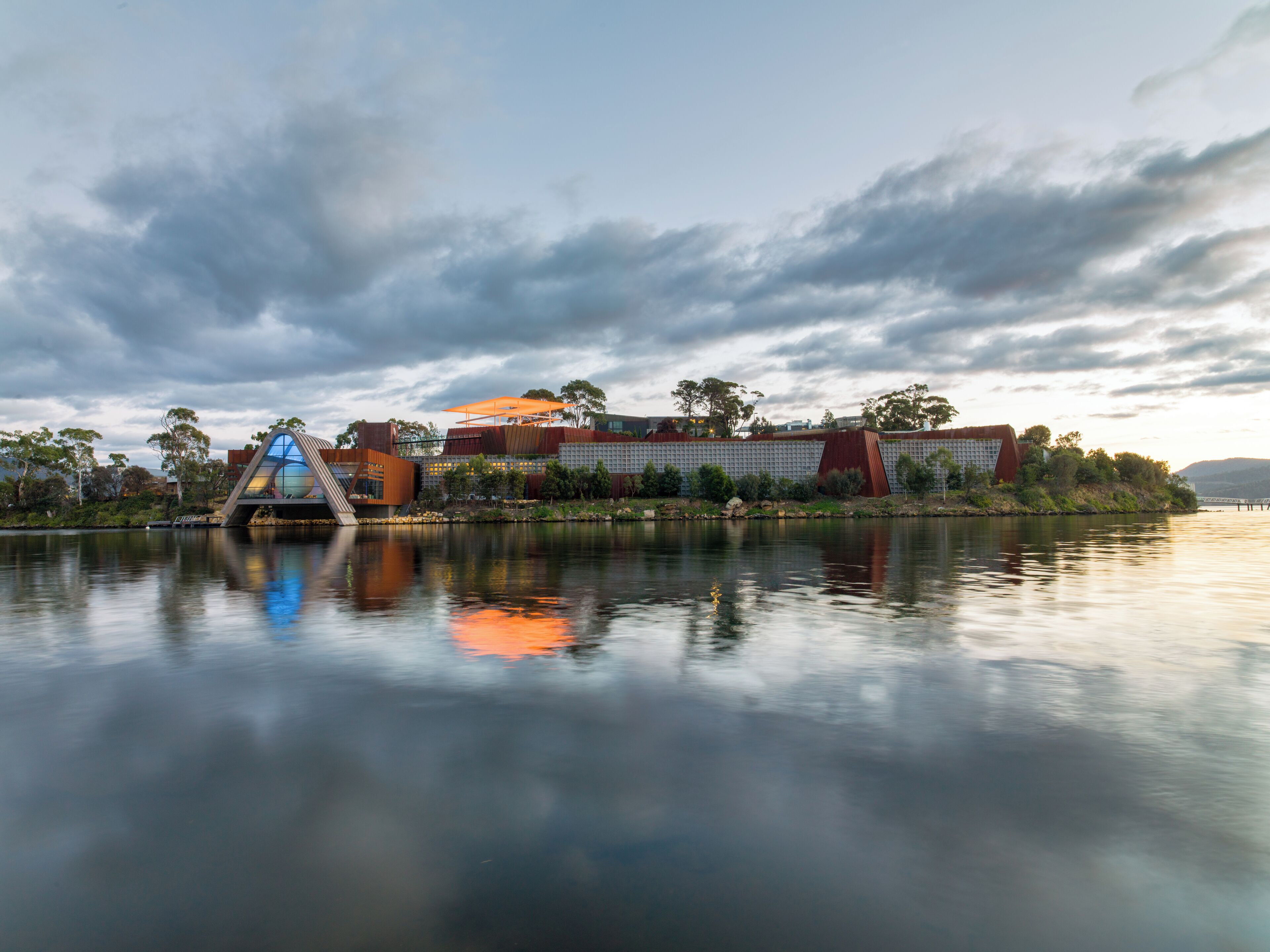 Façade de l’hébergement - soirée/nuit
