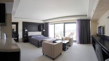 Estudio, balcón, vista al mar | Ropa de cama de alta calidad, camas con pillow-top y minibar