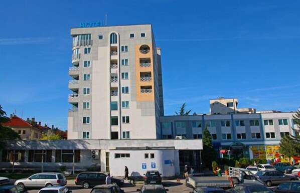 Front of property - Hotel Complex Rila (Dupnitsa)