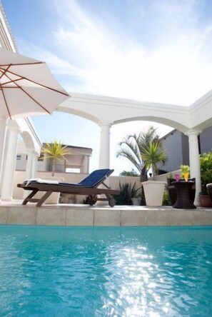 Outdoor pool, pool umbrellas