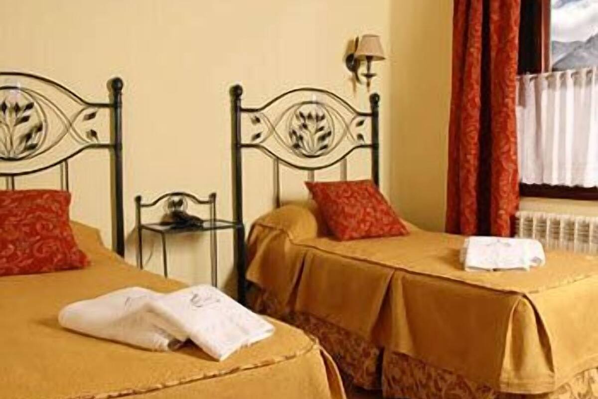 premium bedding, in-room safe, desk, blackout curtains