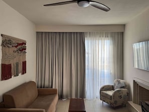 One Bedroom Villa with Private Pool and Sea View | Living area