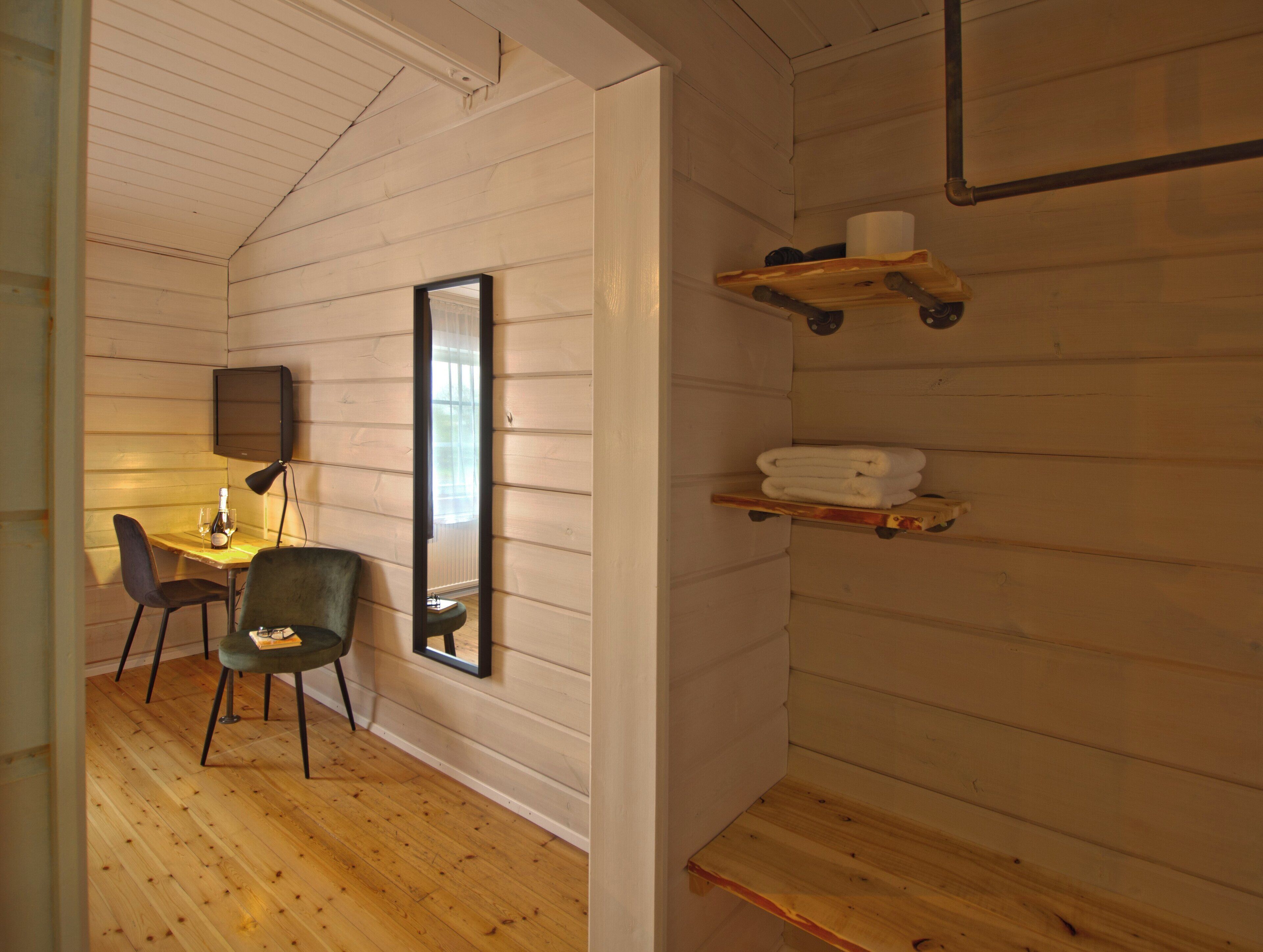 superior double or twin room | 1 bedroom, desk, free wifi, bed sheets