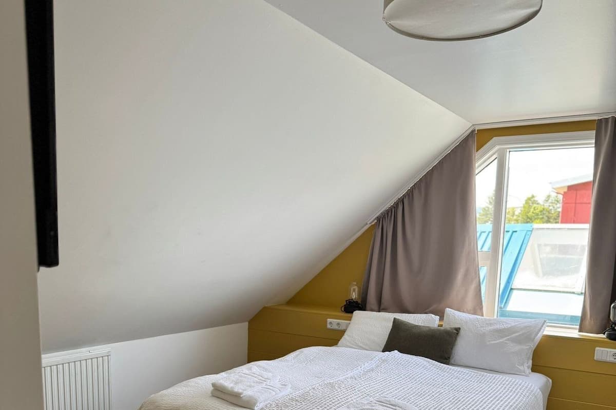 Economy Double Room | 1 bilik tidur, meja, Wi-fi percuma, cadar katil