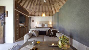 Suite | 1 bedroom, premium bedding, minibar, in-room safe