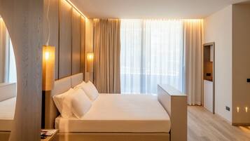 Estudi en suite executiu, banyera d'hidromassatge | 1 dormitori, roba de llit d'alta qualitat i minibar