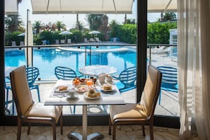 Daily buffet breakfast for a fee - International Hotel & Suite (San Benedetto del Tronto)