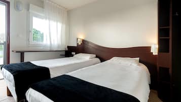 Standard Room, 2 Single Beds | Desk, laptop workspace, cots/infant beds, free WiFi