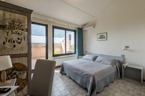 Double Room | In-room safe, desk, bed sheets - Le Tre Isole (Magione)