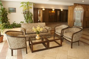 Lobby sitting area - Gran Hotel San Luis (San Luis)